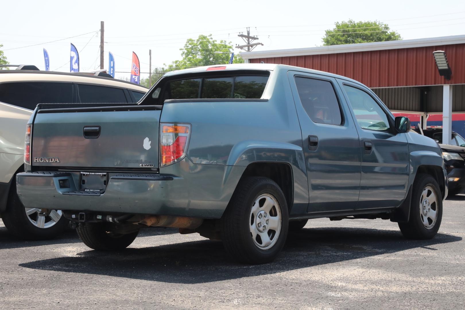 2008 BLUE HONDA RIDGELINE RT (2HJYK16228H) with an 3.5L V6 SOHC 24V engine, 5-SPEED AUTOMATIC transmission, located at 420 E. Kingsbury St., Seguin, TX, 78155, (830) 401-0495, 29.581060, -97.961647 - Photo#4